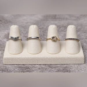 🧚🏻‍♀️ Bundle of 4 fashion rings gold, silver and gun-metal tone Size 4-8.5